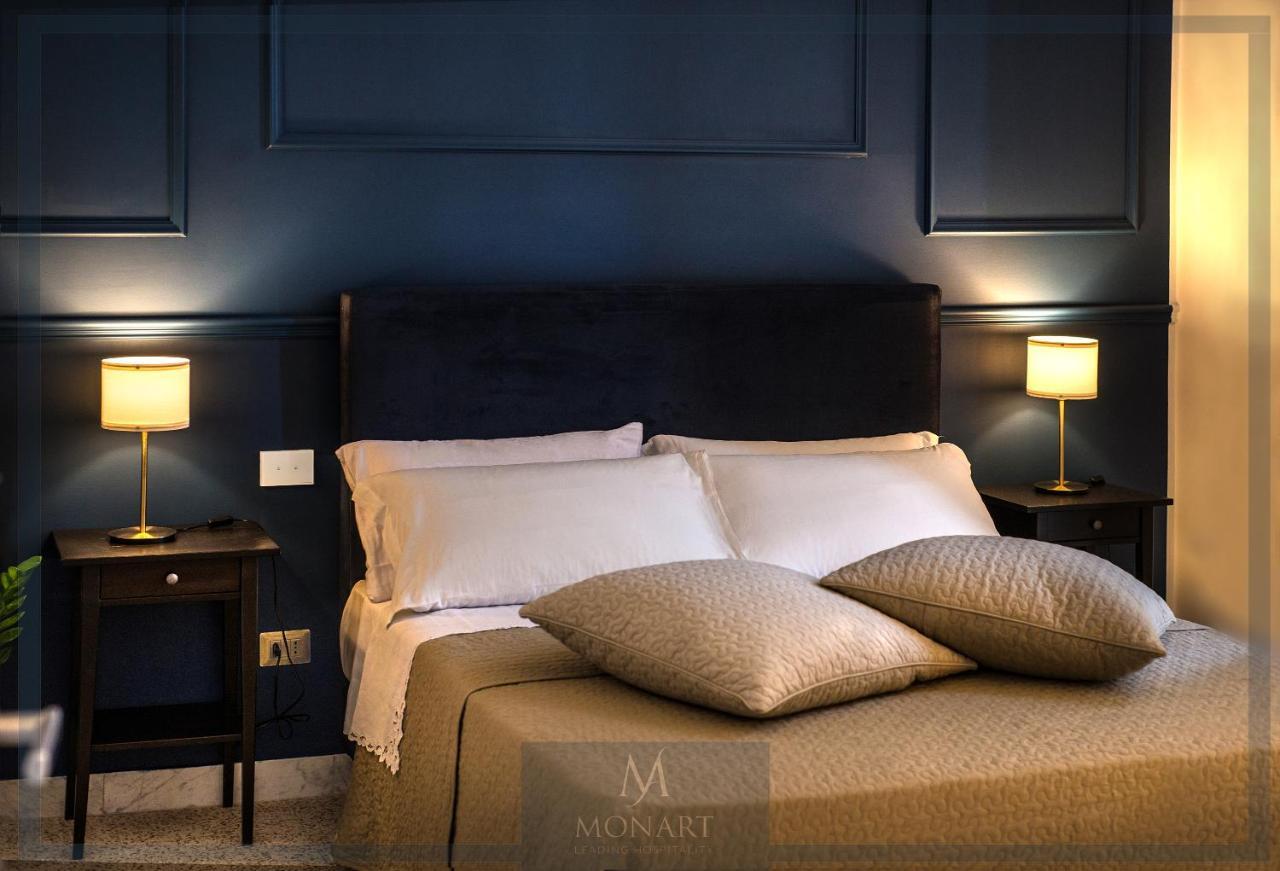 Monart Hospitality Cavour Bed & Breakfast Naples Exterior photo