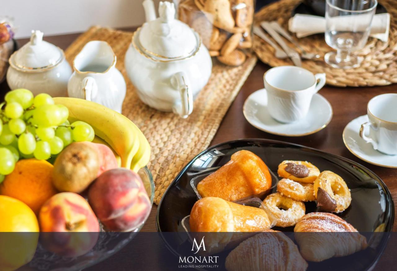 Monart Hospitality Cavour Bed & Breakfast Naples Exterior photo