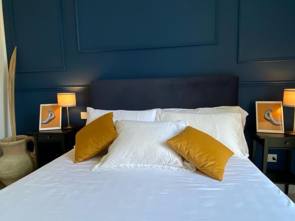 Monart Hospitality Cavour Bed & Breakfast Naples Exterior photo
